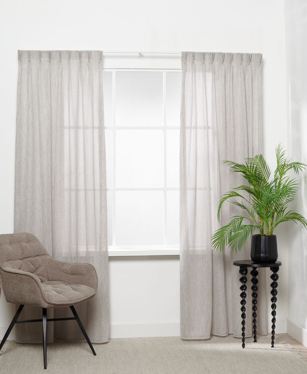 Thalassa 1121 halbtransparent Hellgrau 242-2