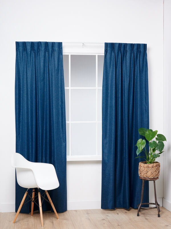 Manhattan Blau 601
