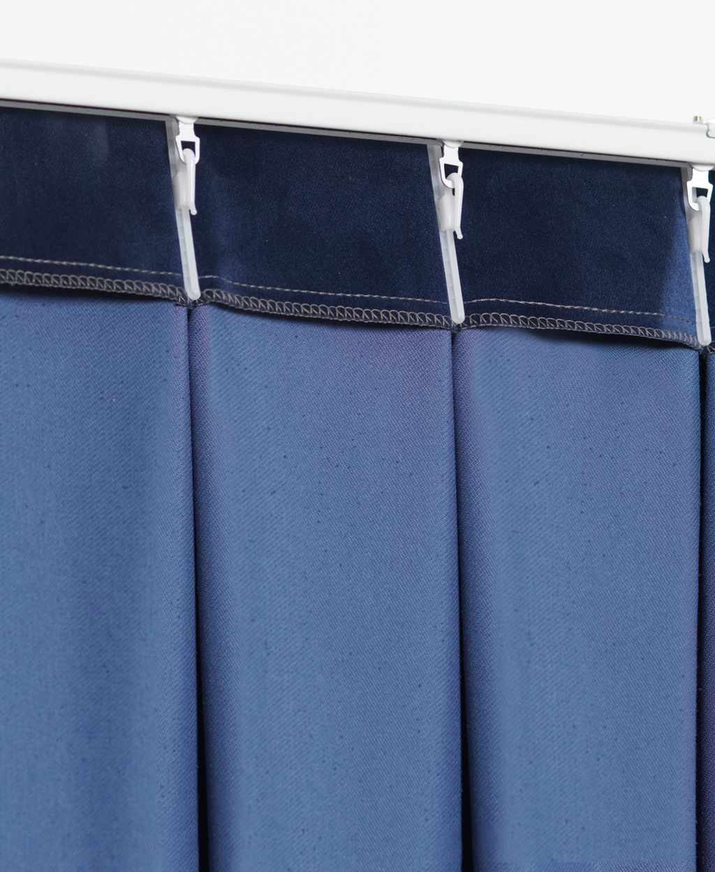Luxury Velvet Blau 606